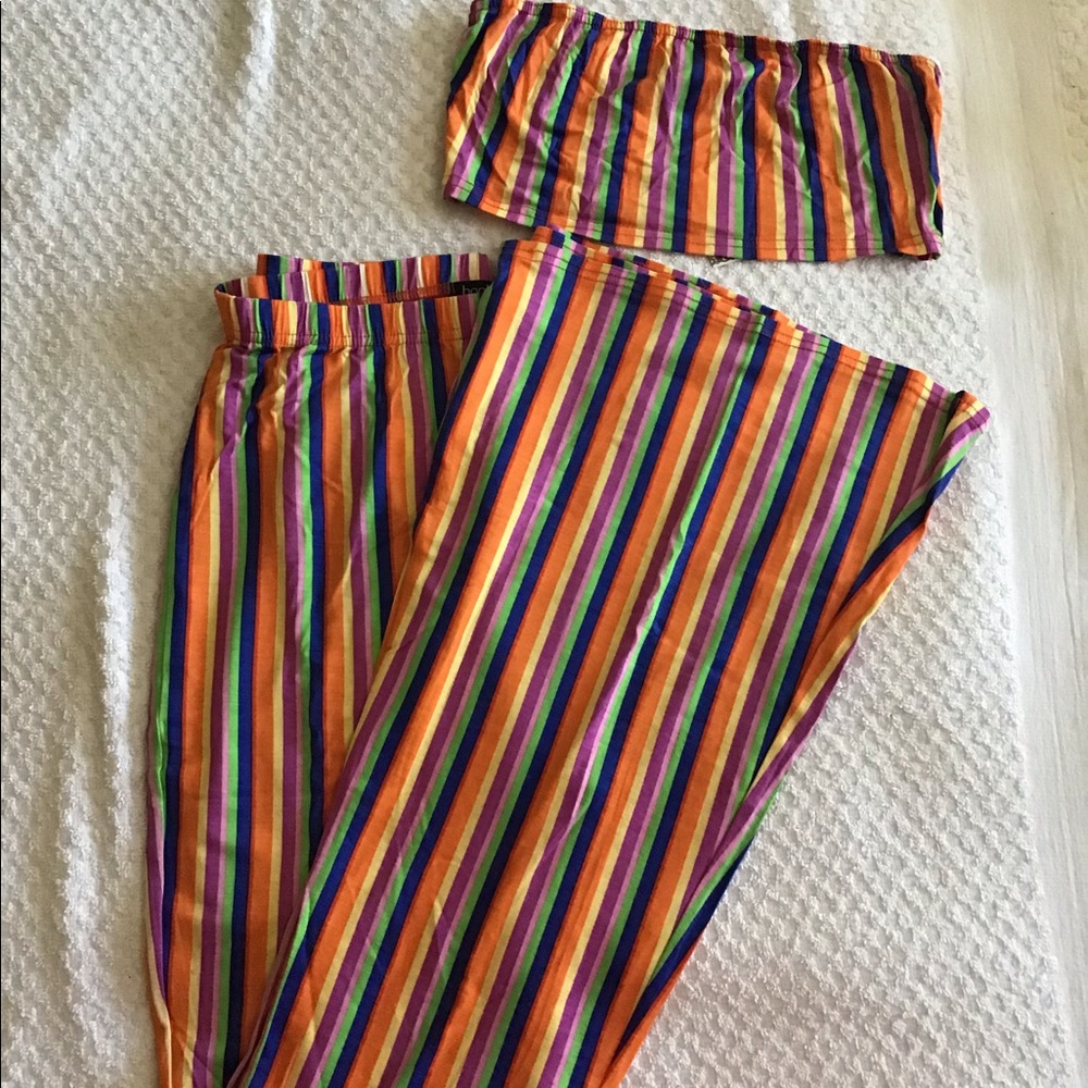 2 piece Bandeau set pants are flare - Picture 1 of 3